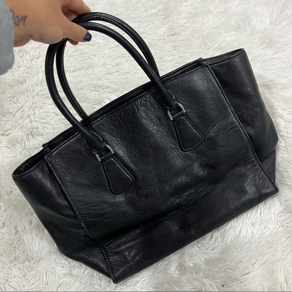 Michael Kors Sophie Saffiano Pebbled Leather Bag - Picture 4 of 11